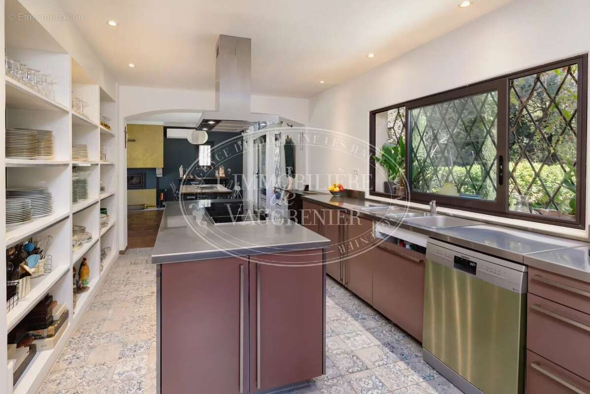 Maison à ROQUEFORT-LES-PINS