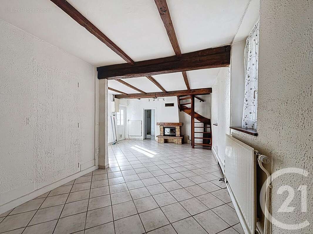 Maison à MONTACHER-VILLEGARDIN