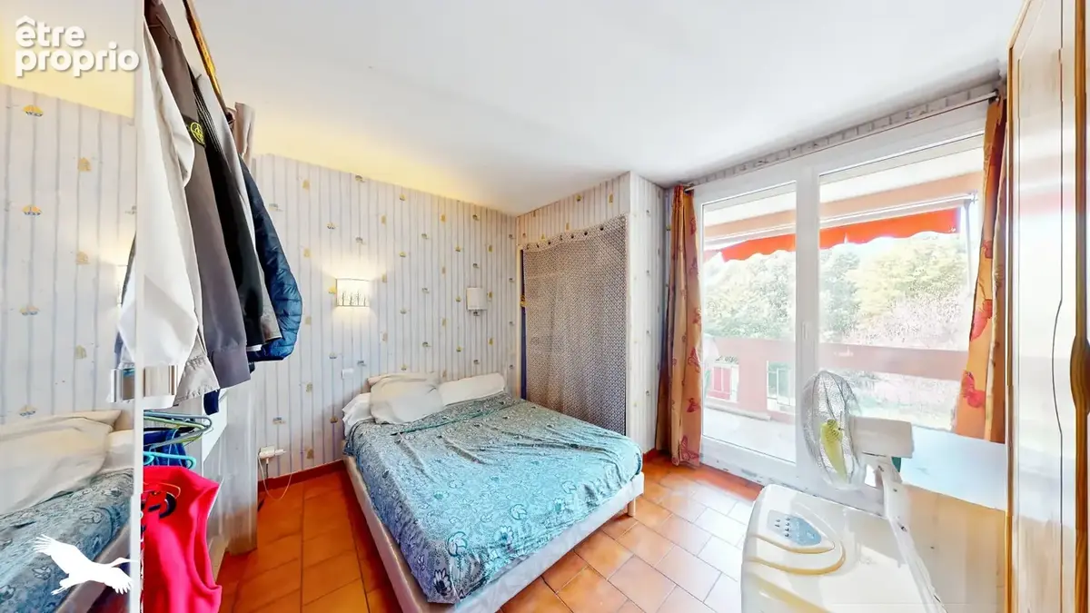 A VENDRE - Marseille 13011 - Appartement à vendre - T4 - 84 m² avec extérieur et cave - photo 4