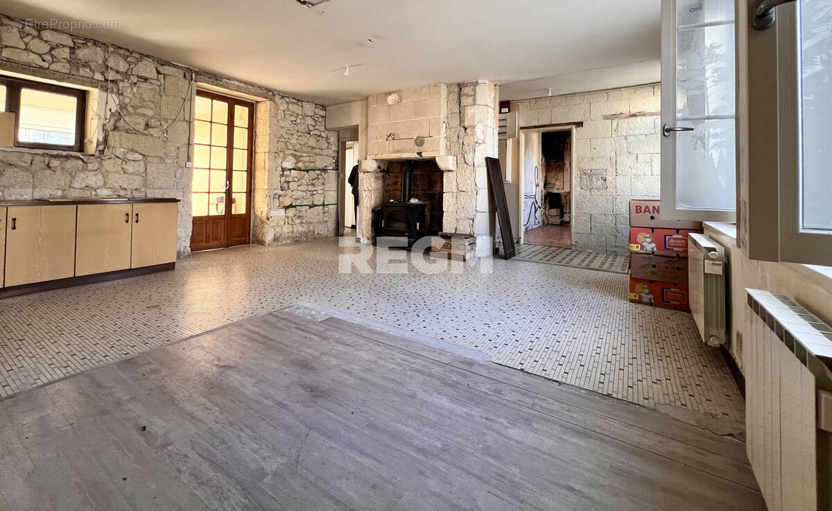 Maison à BENAIS