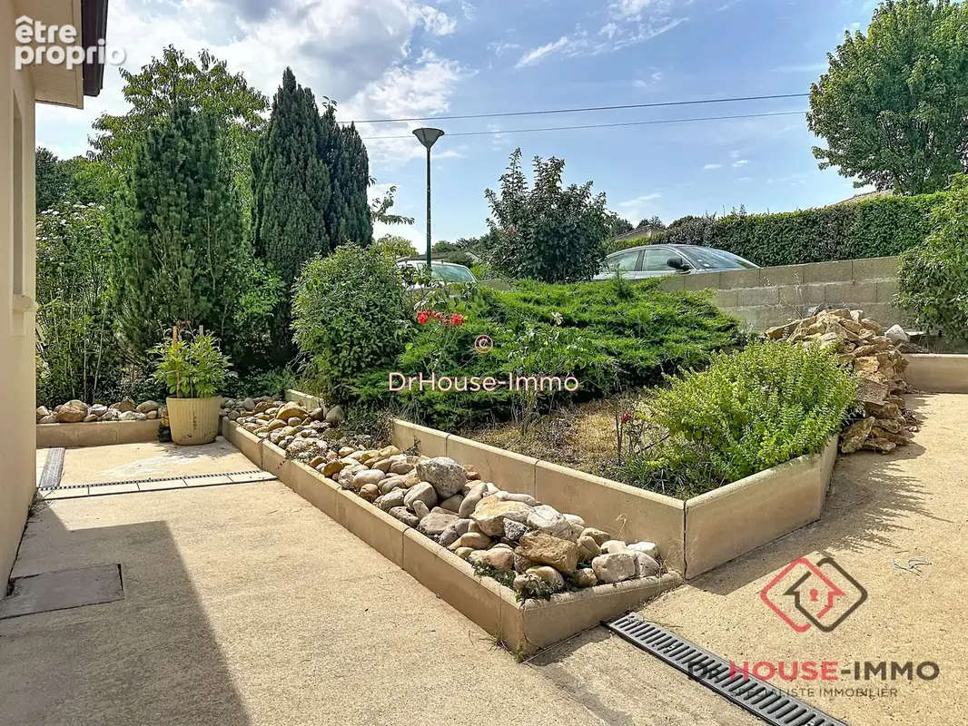 Maison 4 pièces 113 m² à vendre à Chateau-L'eveque (24460) - photo 3