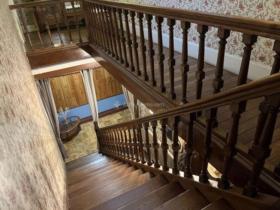 Maison à GONDRECOURT-LE-CHATEAU