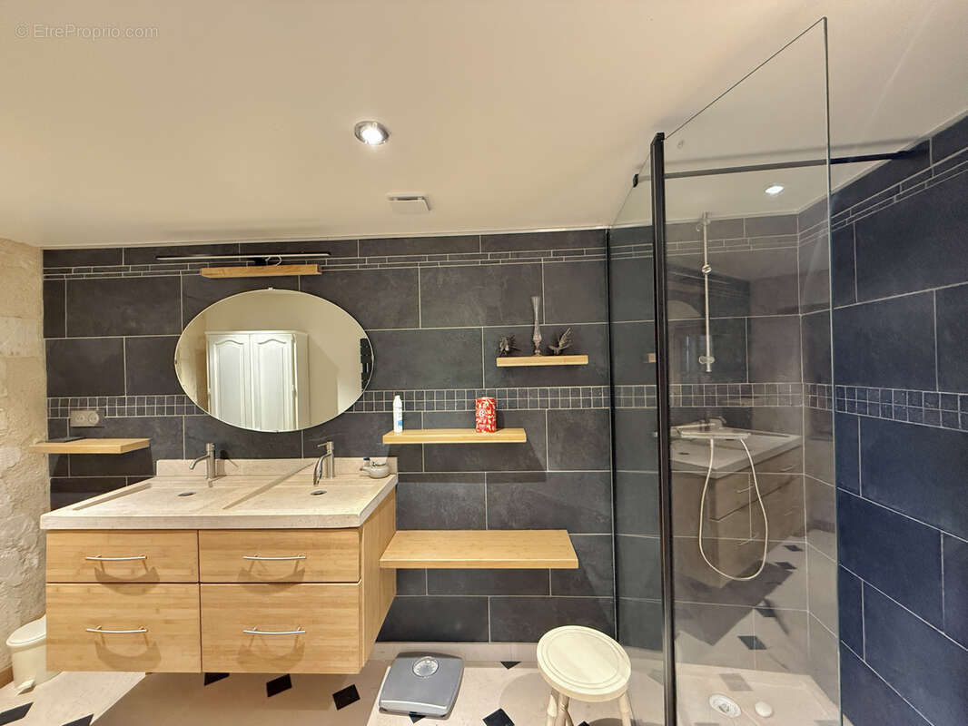 Maison à ANGLES-SUR-L&#039;ANGLIN