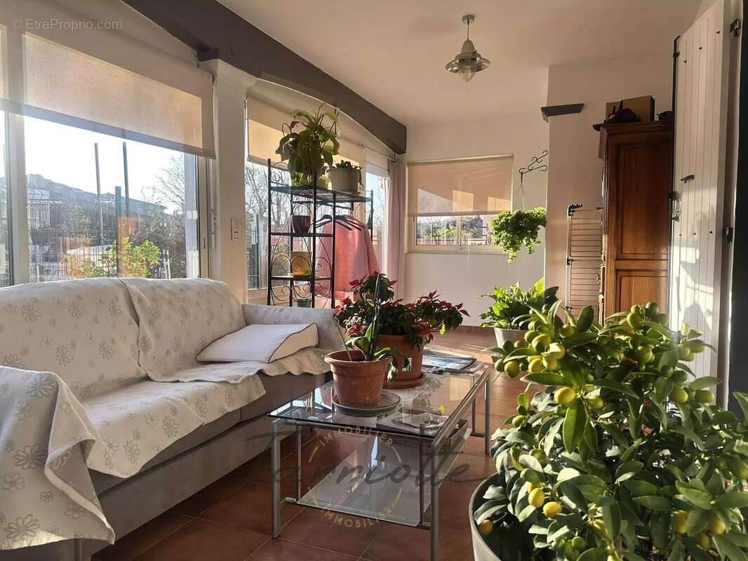 Maison à MONTELIMAR