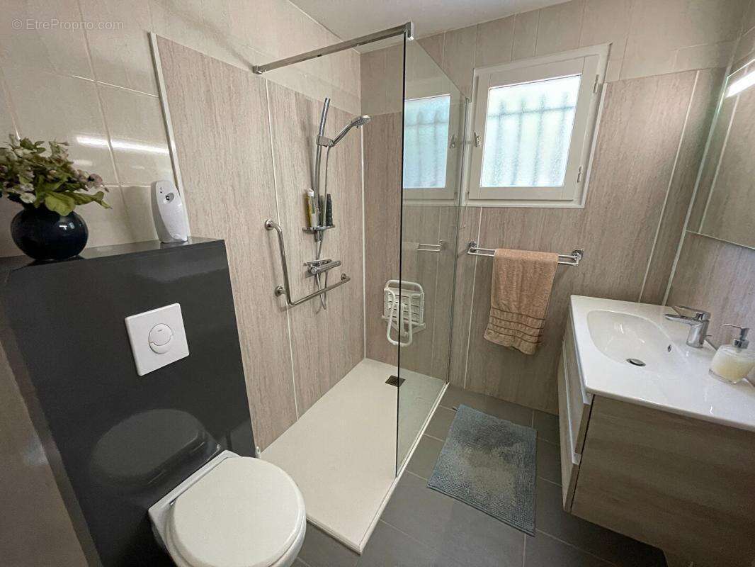 Maison parfaitement entretenue avec piscine et belle vue dégagée - photo 10