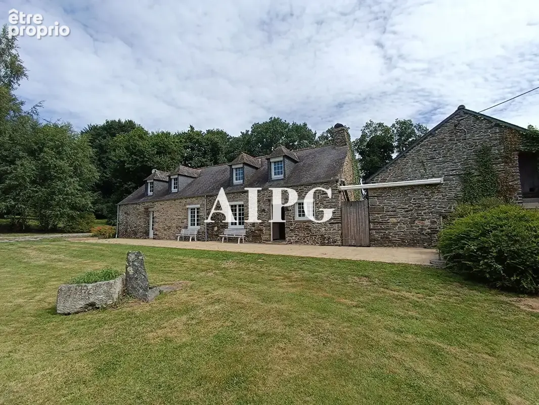 Photo Maison à Sainte-Trephine au prix de 219 500€