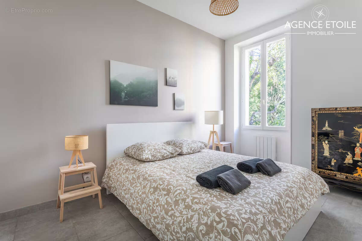 Appartement à MARSEILLE-1E