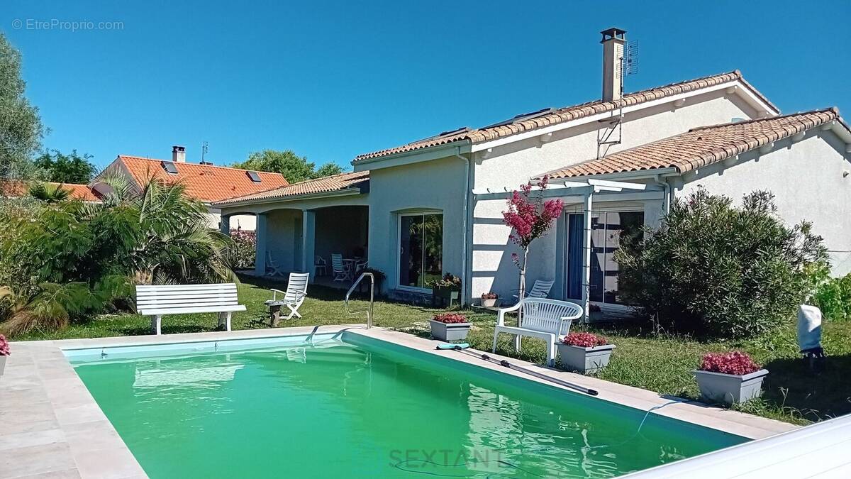 Maison à SAINT-SULPICE-DE-ROYAN