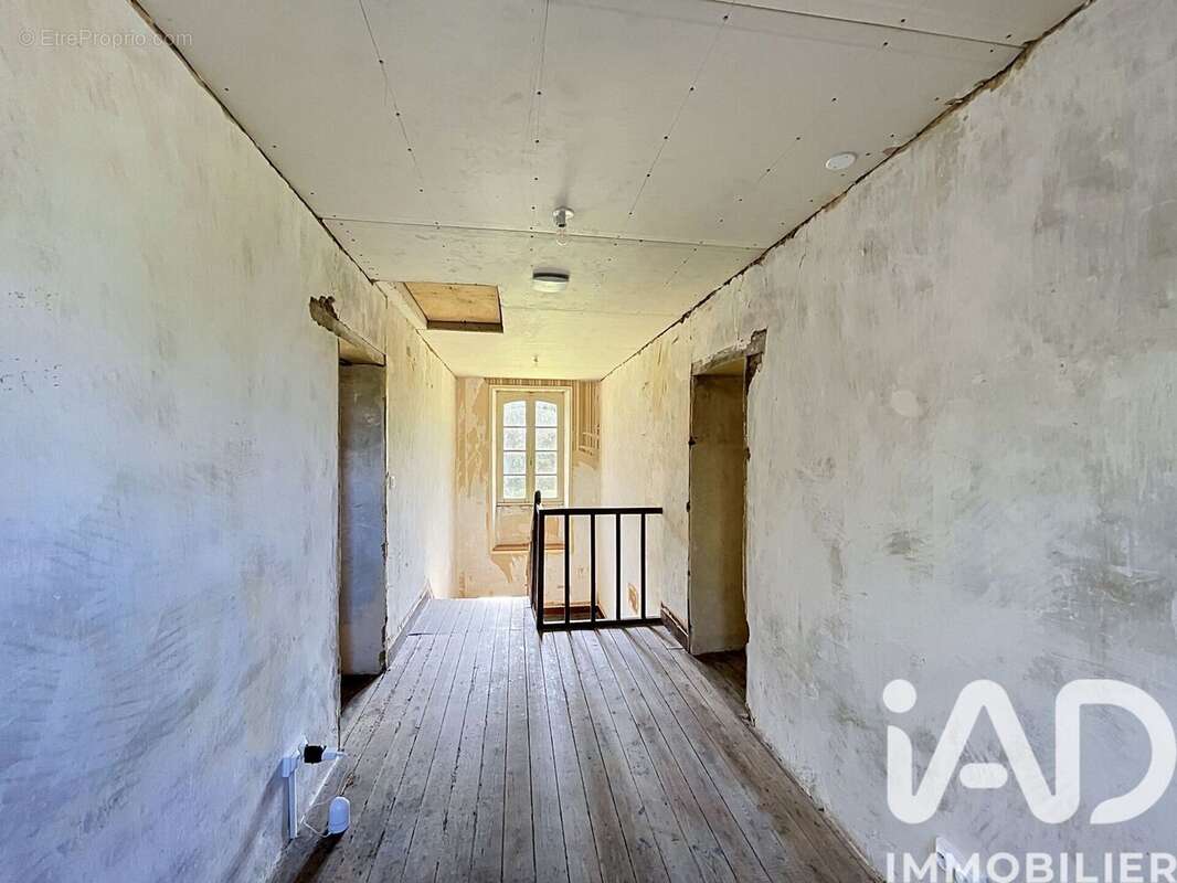 Maison 176 m² à Faymoreau  - photo 7