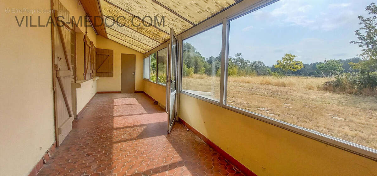 Maison à VENDAYS-MONTALIVET