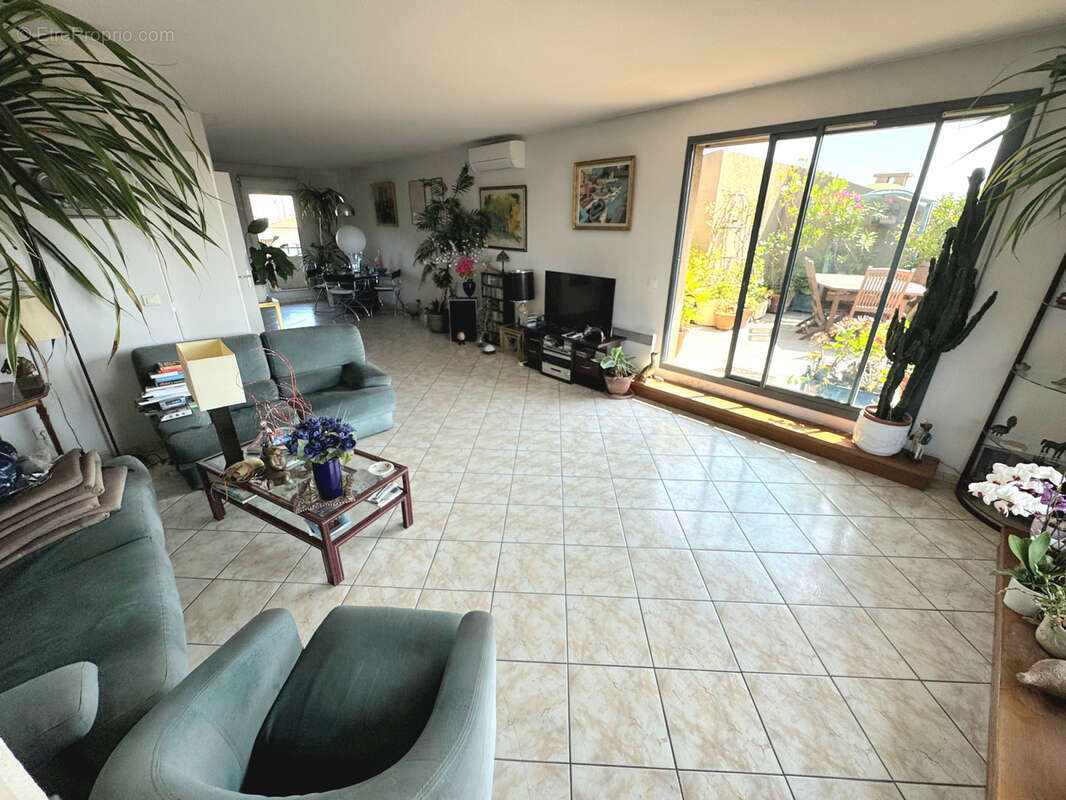 Autre à MARSEILLE-6E