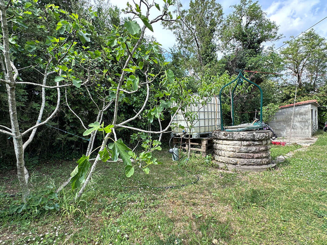Charmante Maison Familiale avec Jardin à Roullet-Saint-Estèphe - photo 6