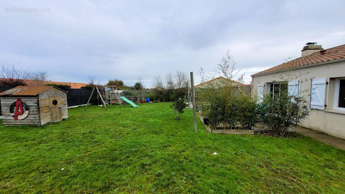 Maison à LA CHAPELLE-ROUSSELIN
