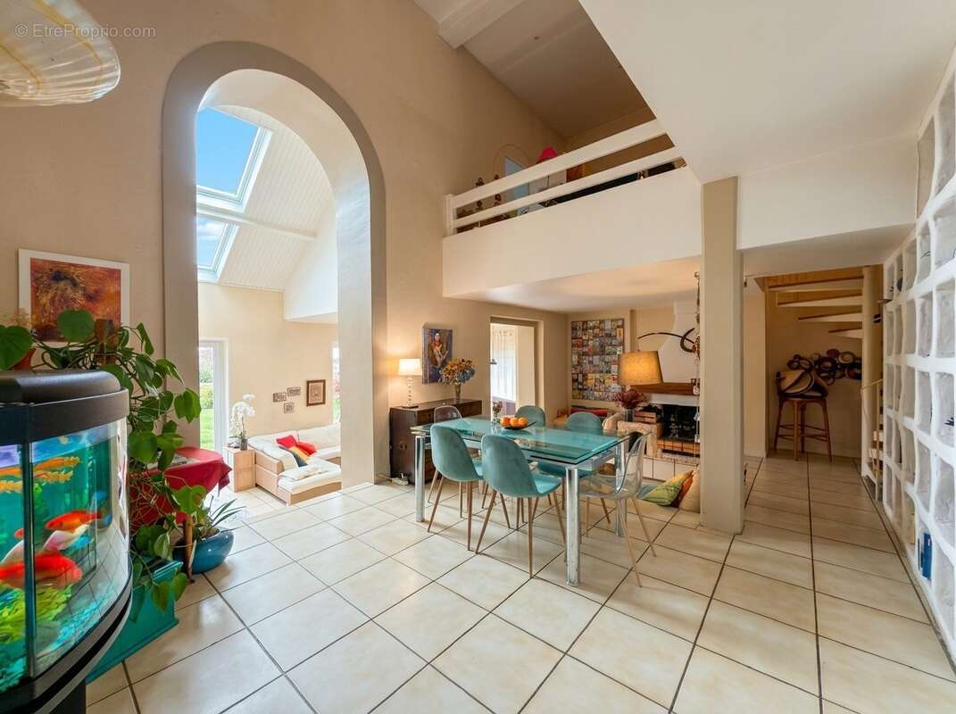 Maison à FEUCHEROLLES