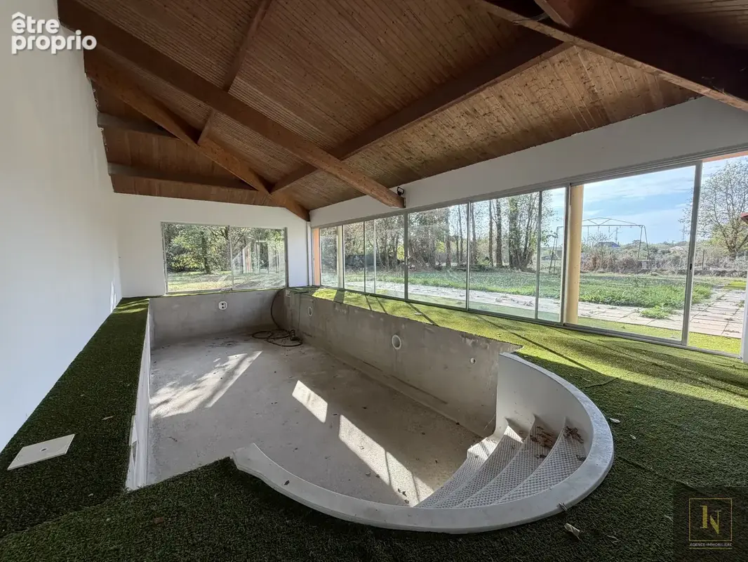 REZE - Maison rénovée - 4 chambres piscine - photo 3
