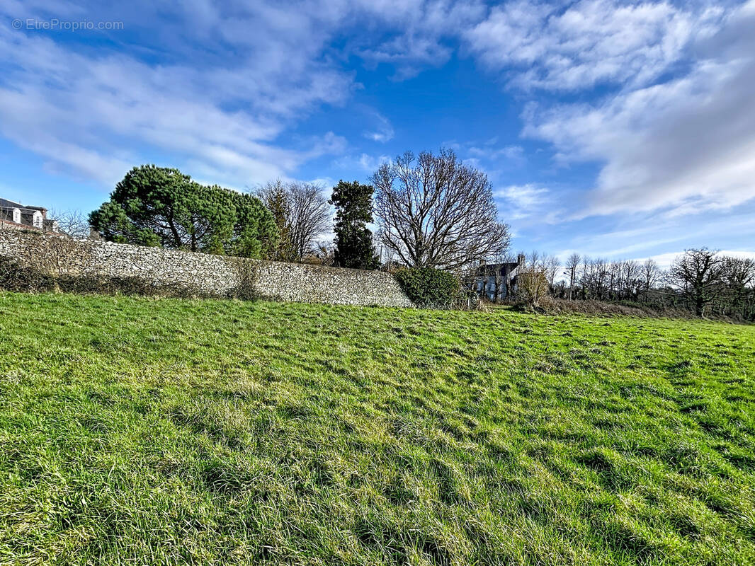 Terrain à GOUVILLE-SUR-MER