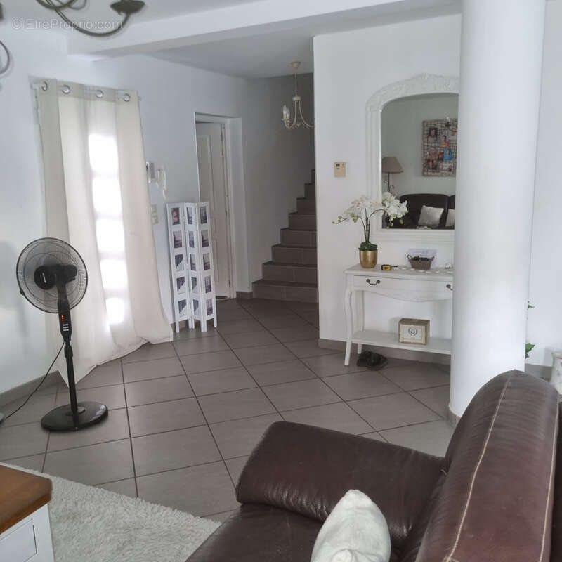 NOUVEAUTE : sur la commune de VILLE SOUS ANJOU, belle maison moderne, piscine, parcelle de terrain 1200m2 - photo 5