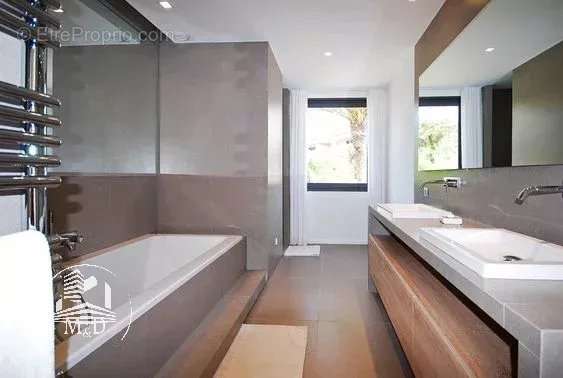 Maison à CASTELGINEST