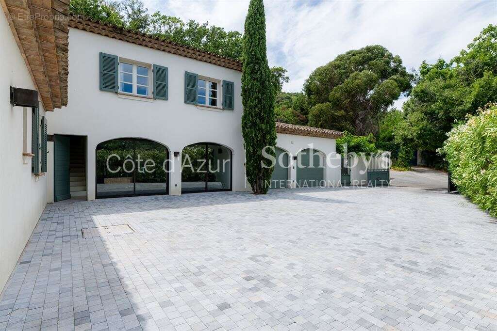 Mas provençal rénové à Ramatuelle avec 1,8 hectares de forêt - photo 19