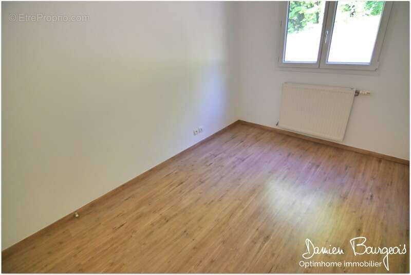 Appartement à SERGY