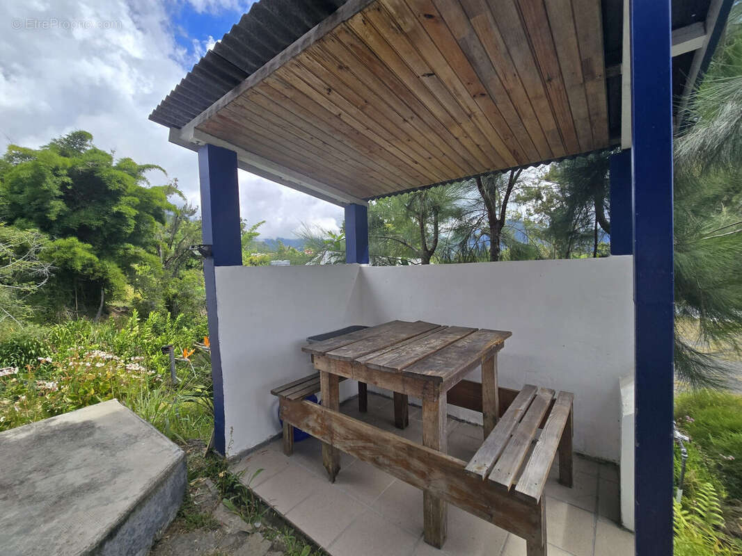 Maison 172 m² à Salazie  - photo 2