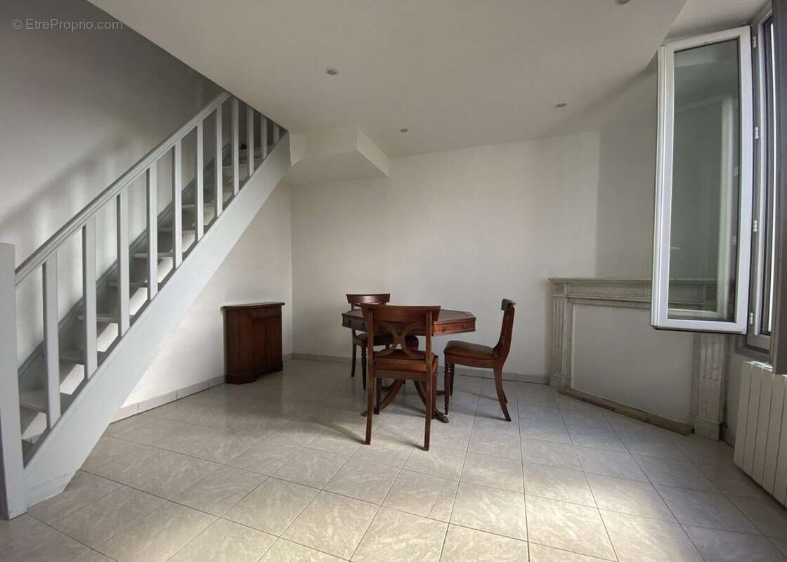 Appartement à NANTERRE