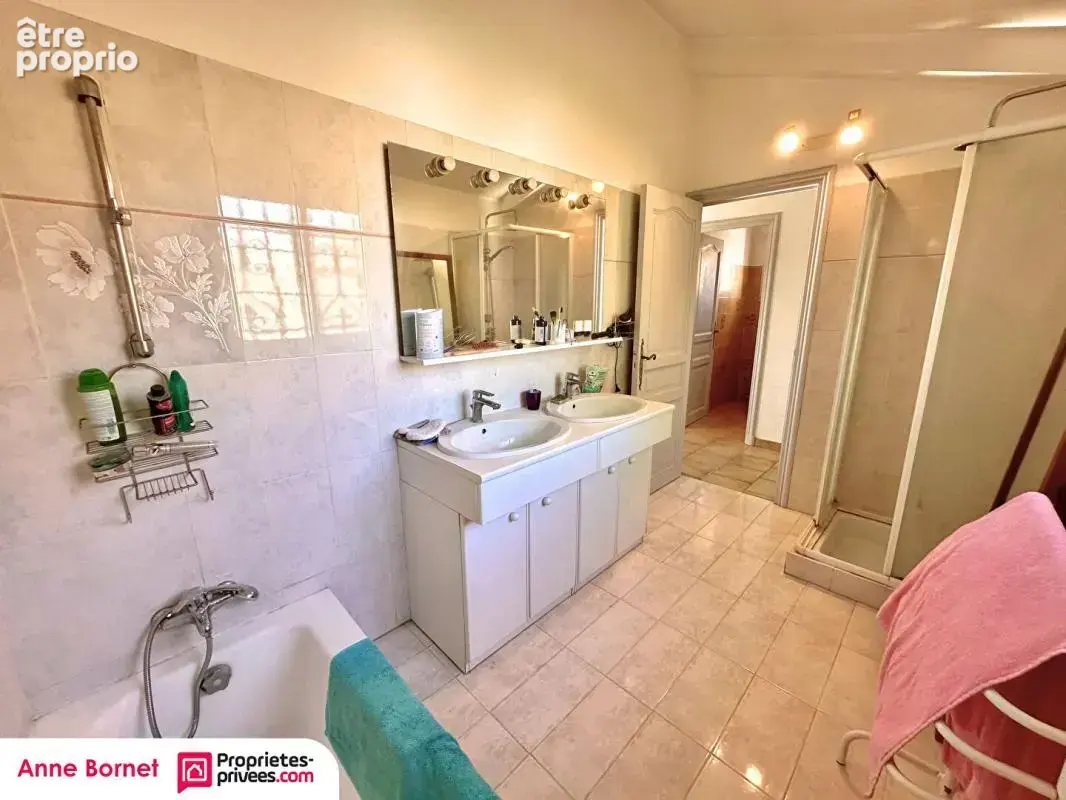 Villa individuelle 6 pièces 148 m2 avec jardin arboré, terrasse et cave - photo 9
