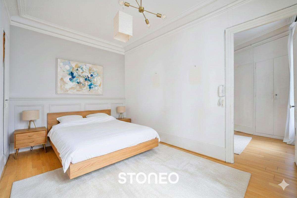 Appartement à PARIS-7E