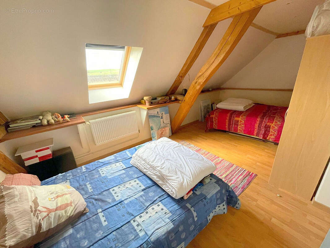 Maison à TRIE-CHATEAU