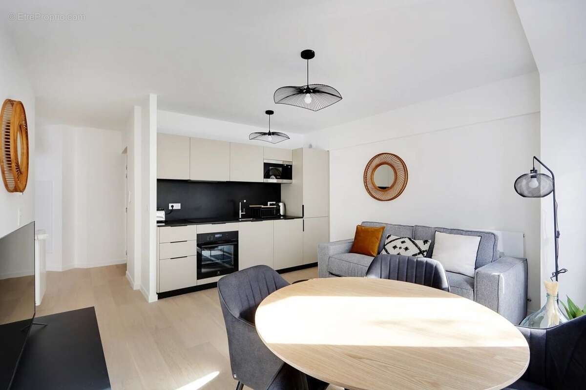 Appartement à PARIS-18E