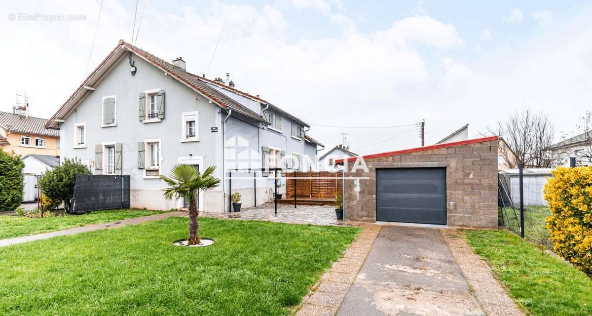 Maison à AMNEVILLE