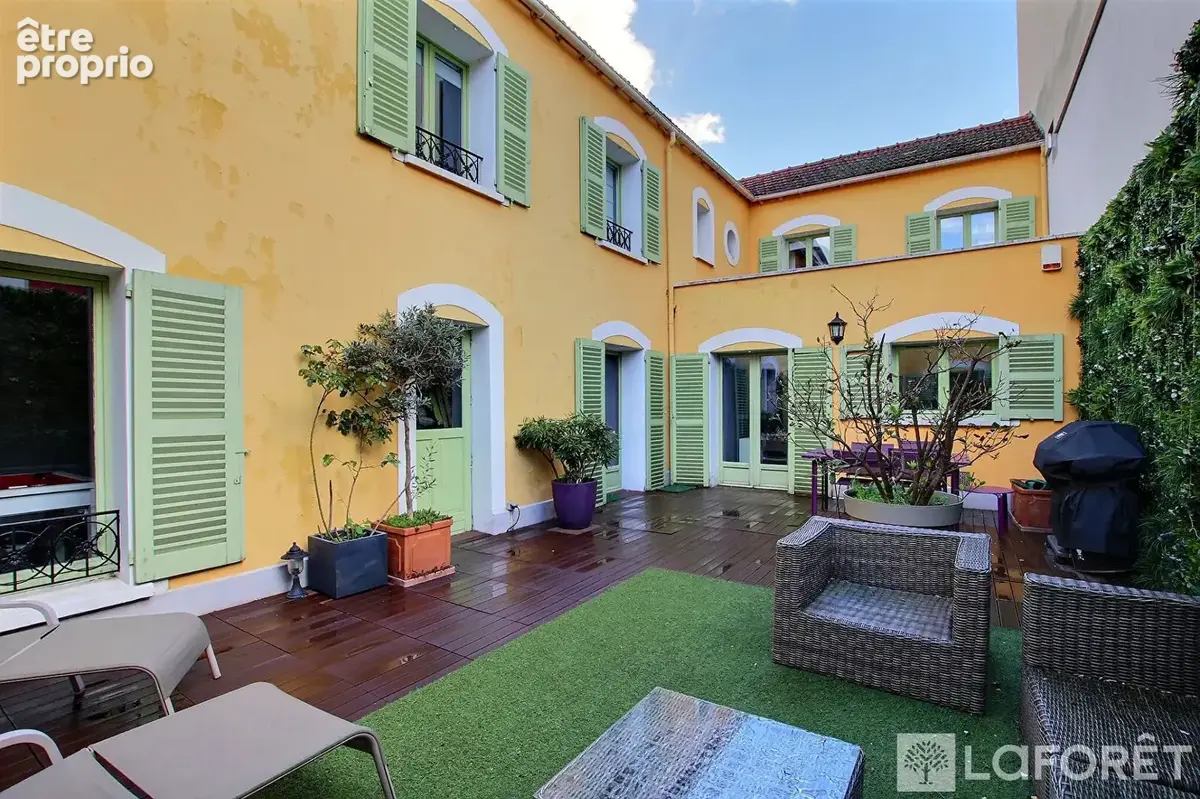 Centre-ville - maison familiale de caractère avec terrasse - photo 2