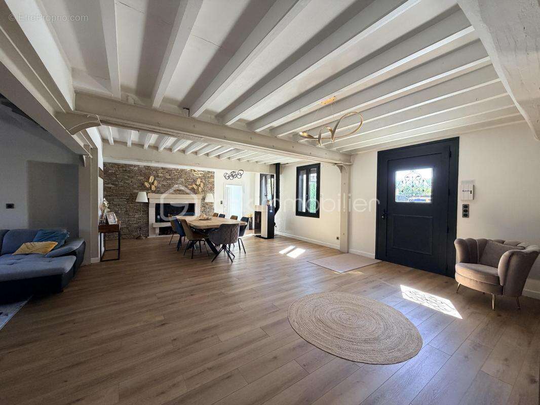 Maison à VILLECHETIF