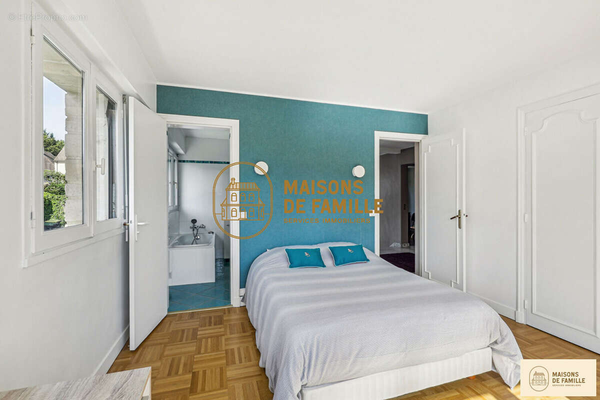 Maison à LA CELLE-SAINT-CLOUD