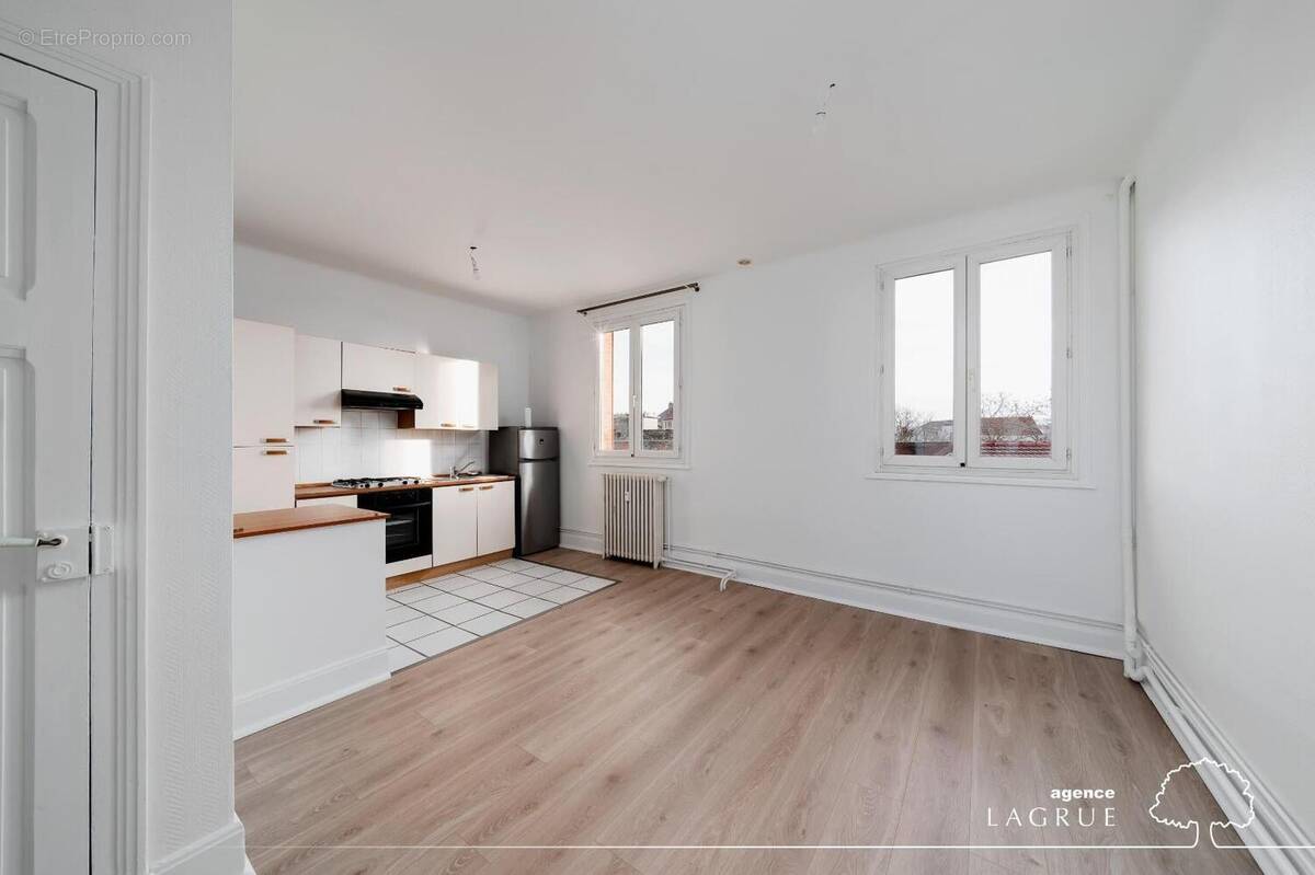   - Appartement à NEUVY