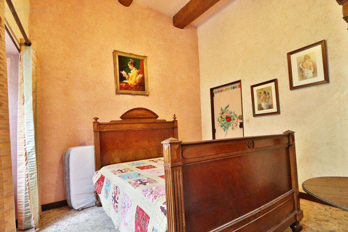 Maison à FONTCOUVERTE