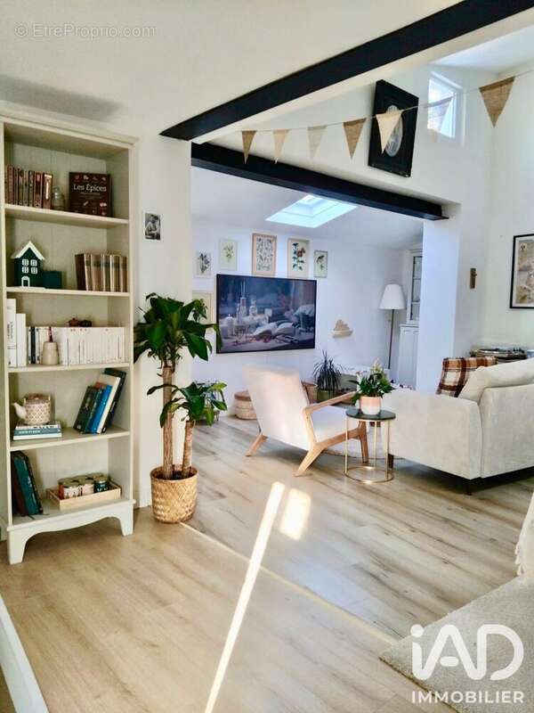 Maison 100 m² à Saintes  - photo 5