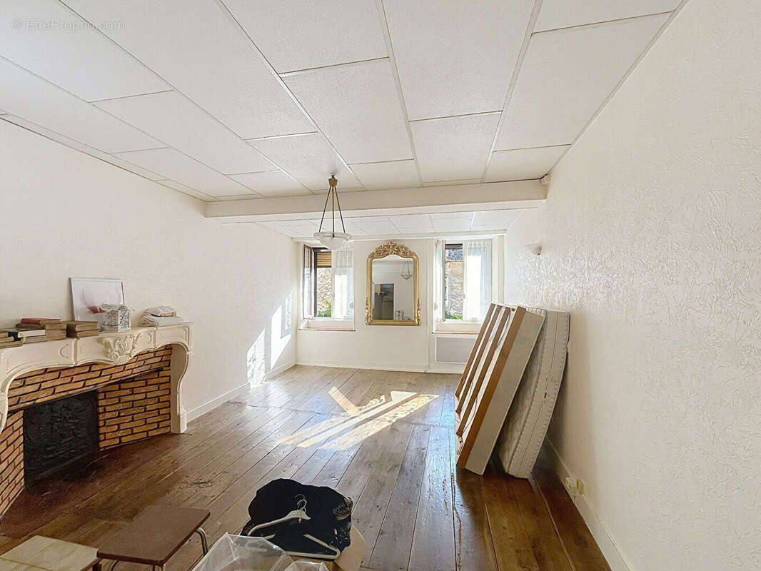 Maison à GRANCEY-LE-CHATEAU-NEUVELLE