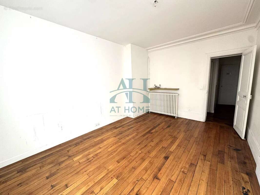 Appartement à PARIS-10E
