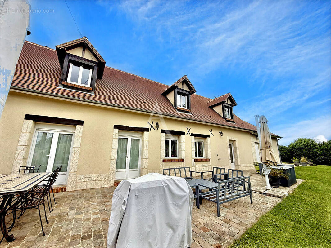 Maison à CHATEAUNEUF-EN-THYMERAIS