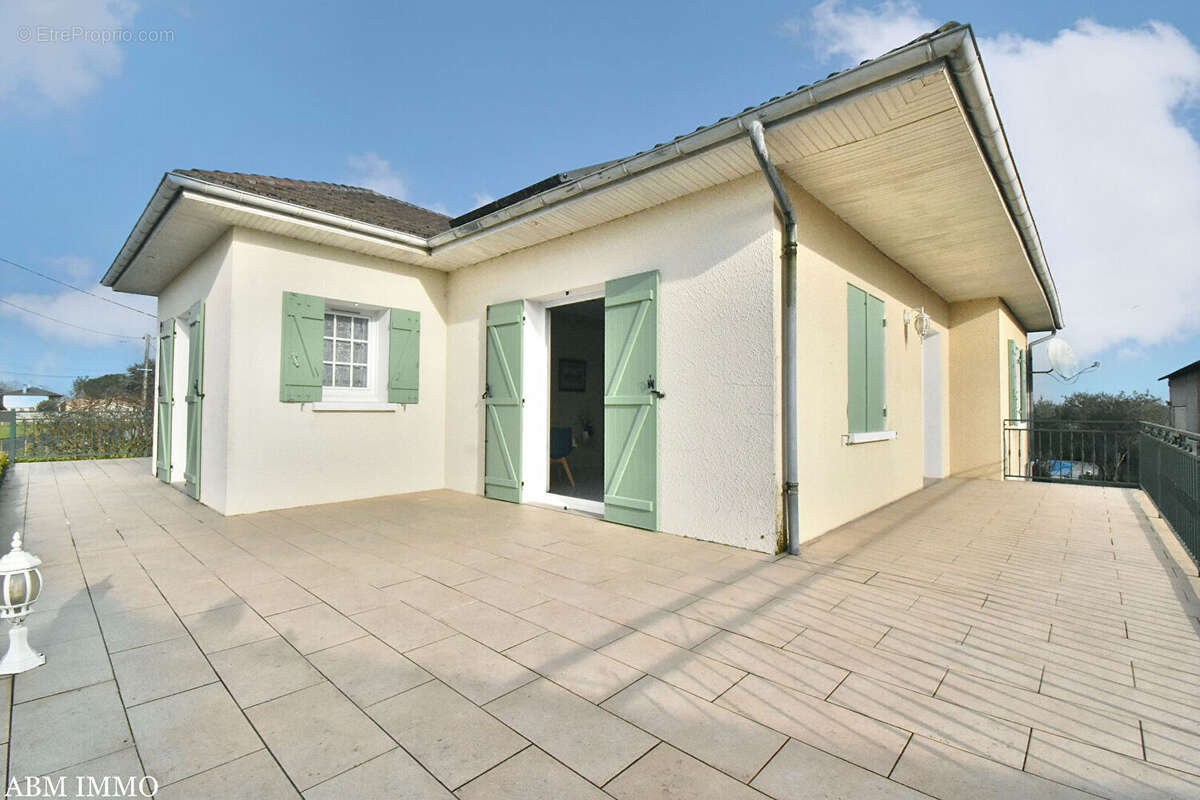 Maison à SAINT-PIERRE-D&#039;EYRAUD