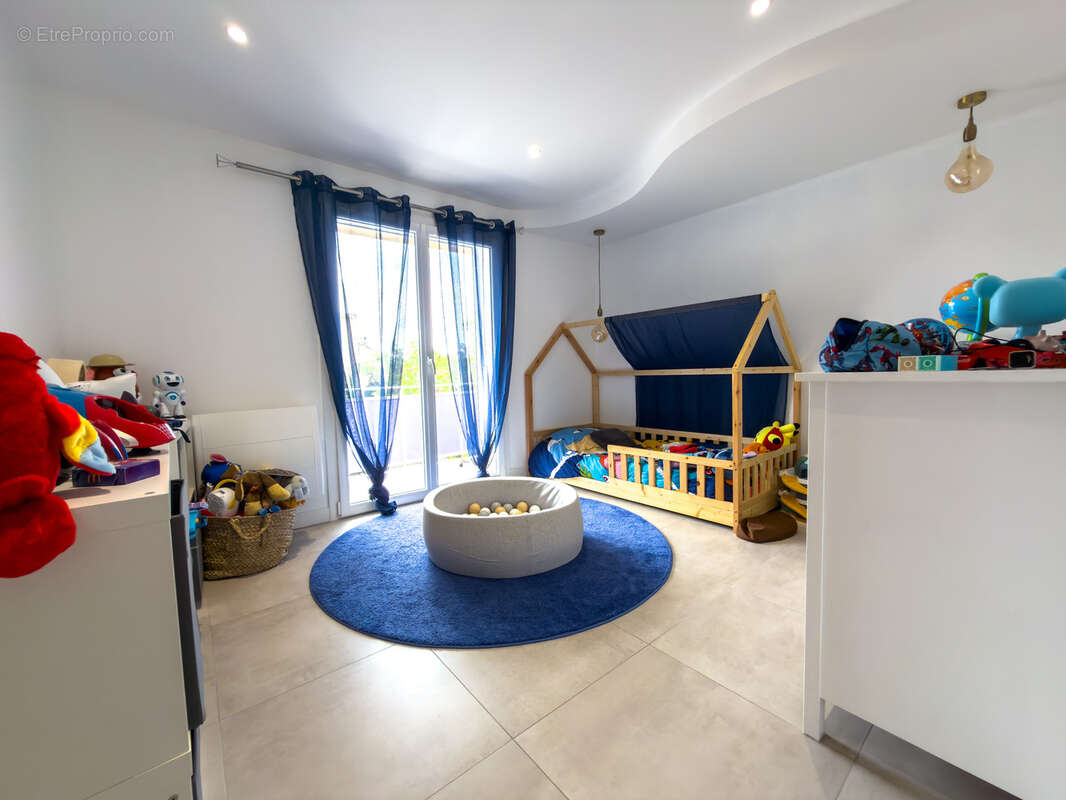 Appartement à LA LONDE-LES-MAURES