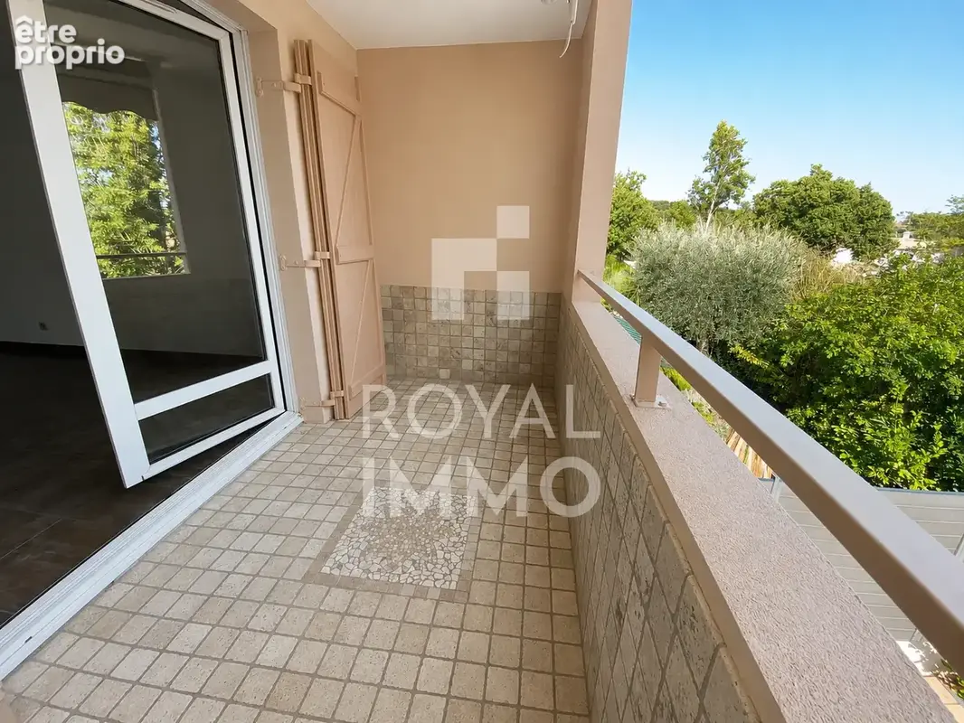 Appartement type 3 avec terrasse - sanary sur mer - photo 3