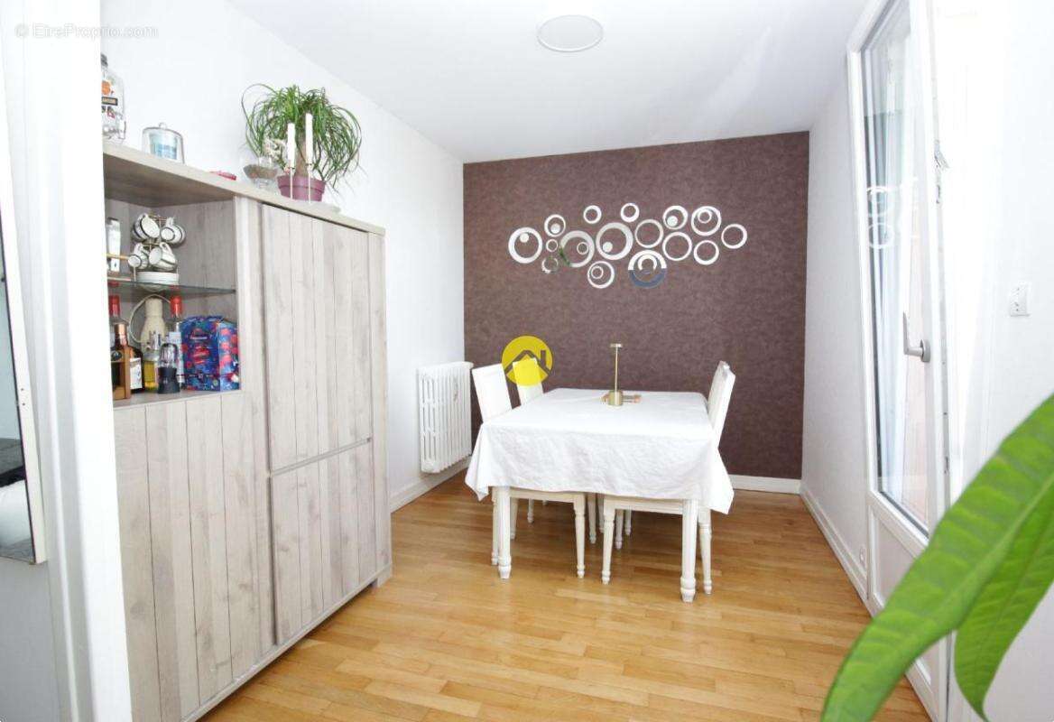 Appartement à NERIS-LES-BAINS