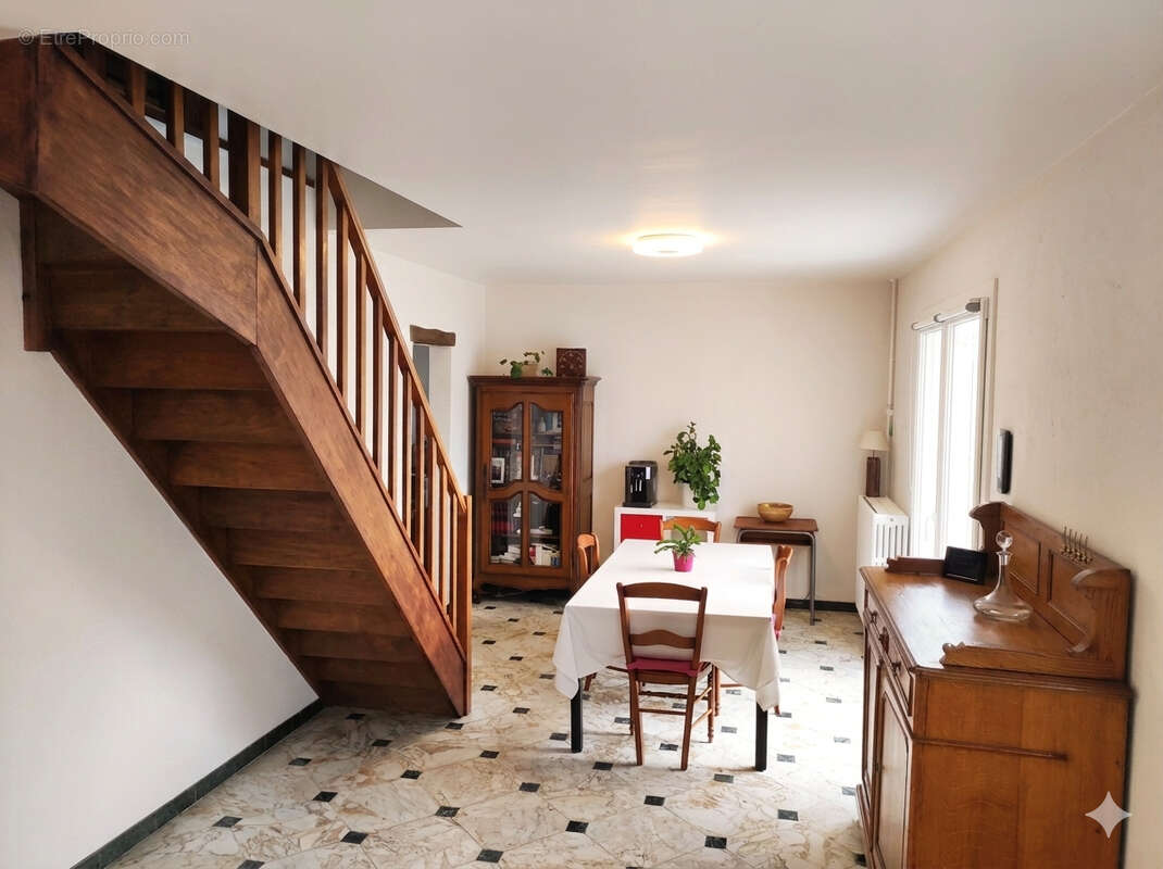 Maison à LES CLAYES-SOUS-BOIS