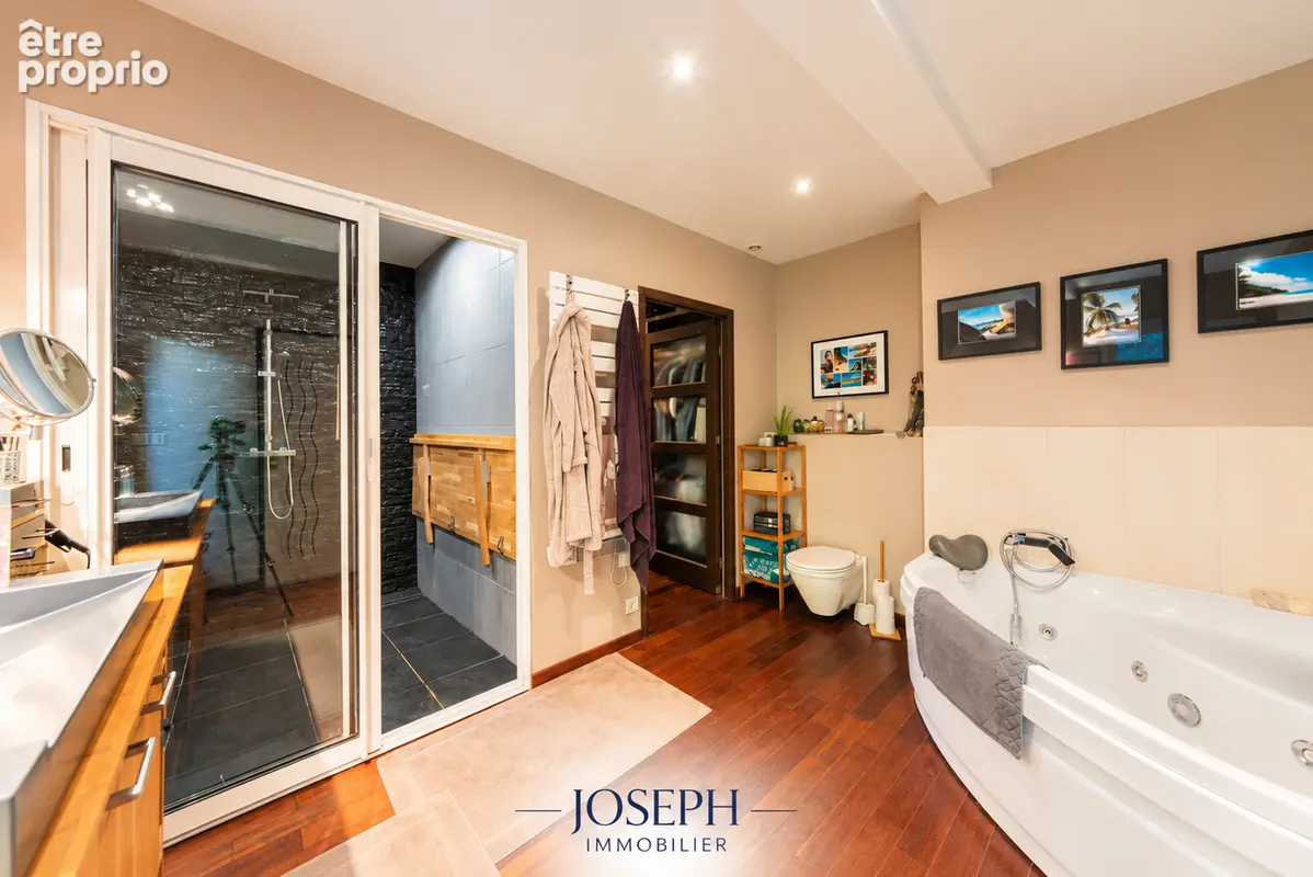Parc du Garroussal COLOMIERS / TOURNEFEUILLE - Grande maison de 192 m² avec séjour de 110m2, sauna et DPE A - photo 11