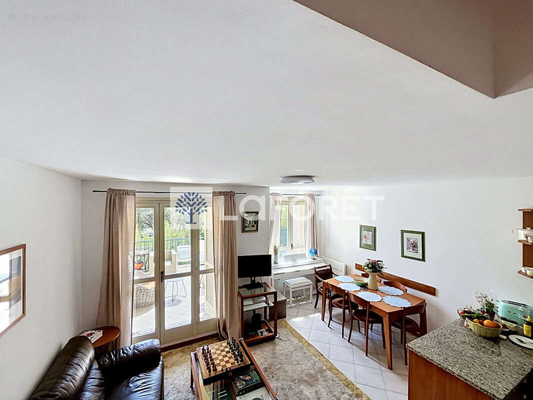 Appartement à BEAUSOLEIL