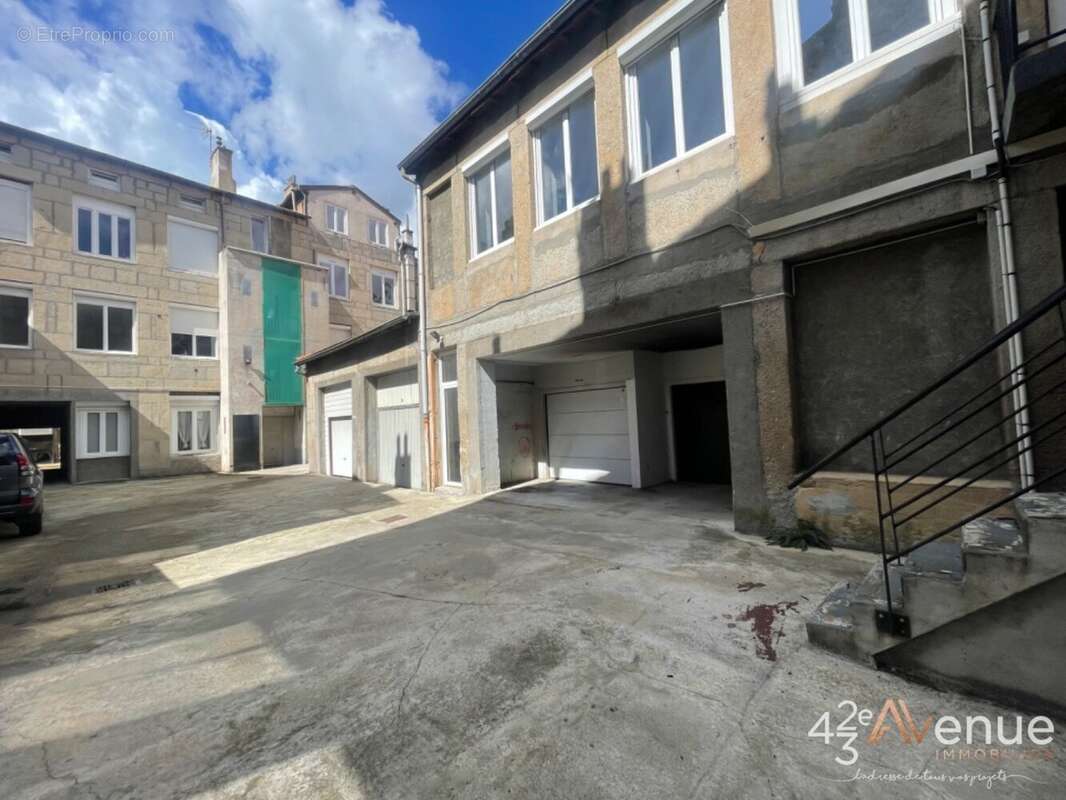 Appartement à SAINT-ETIENNE