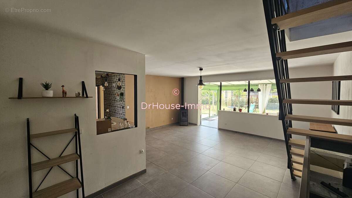 Maison 117 m² à Saint-Jean-Du-Bois  - photo 9