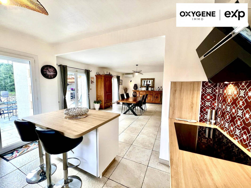 Maison 200 m² à Le Soler  - photo 2